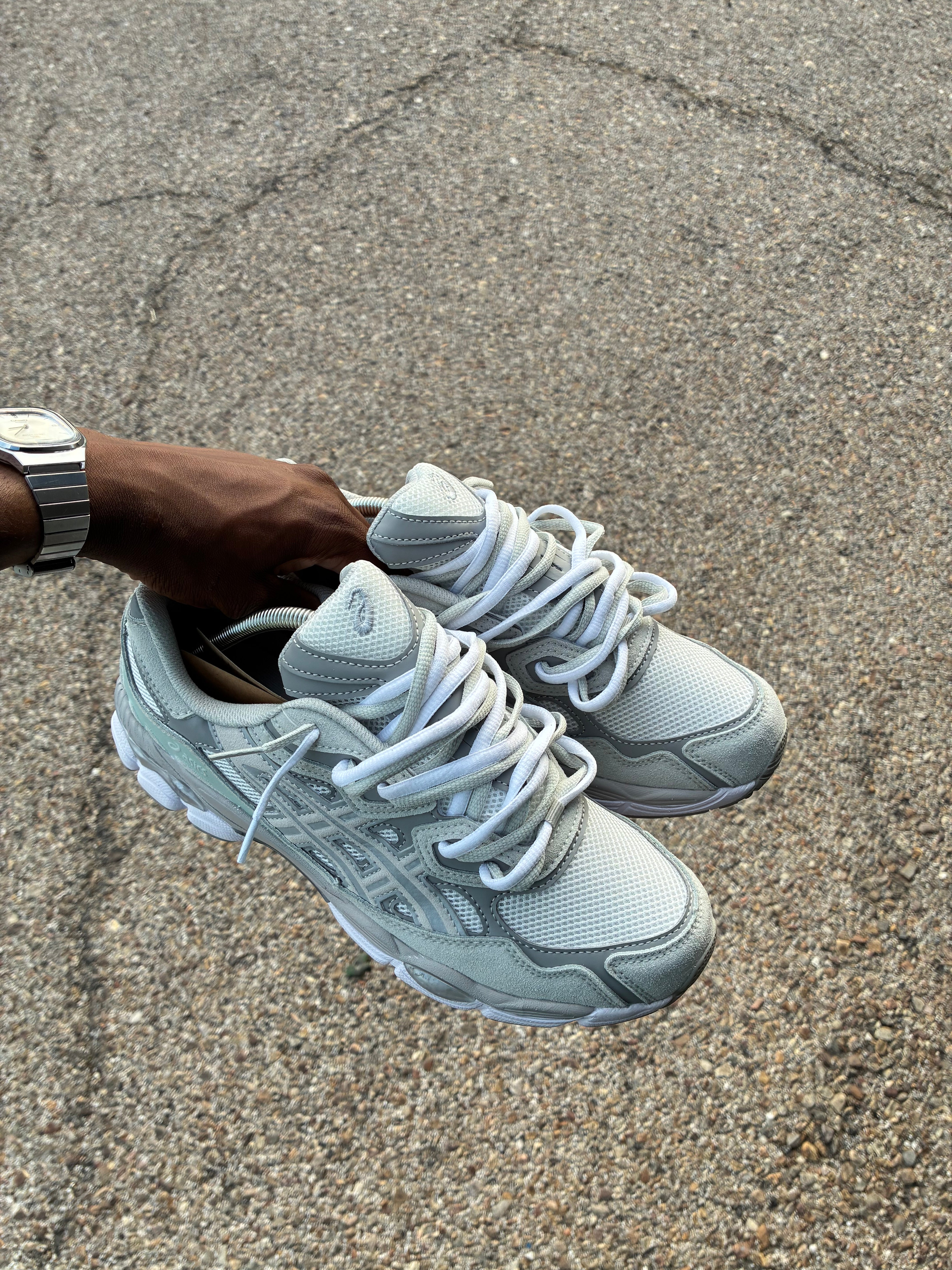 ストラップ ASICS GEL-NYC WHITE/SKOKE GREY 27cm ASICS Gel-NYC — White / Grey – HKS SNEAKERS